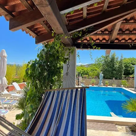Gorana With Swimming Pool * Елса