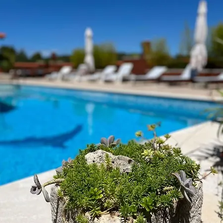 Gorana With Swimming Pool Апартаменты