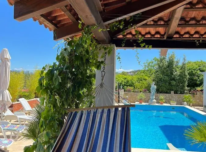 Gorana With Swimming Pool * Jelsa (Hvar)