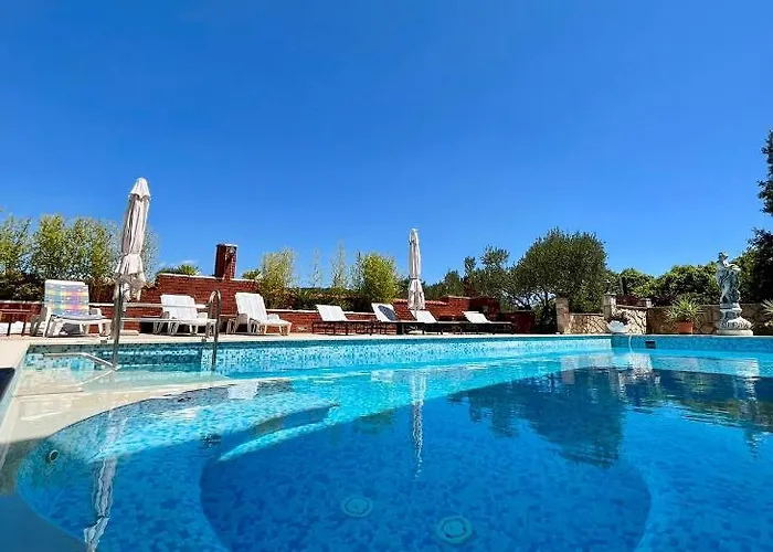 Gorana With Swimming Pool Lägenhet