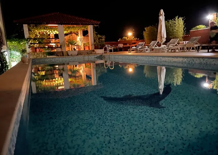 Gorana With Swimming Pool Lägenhet