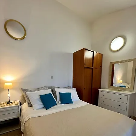 Gorana With Swimming Pool Apartment