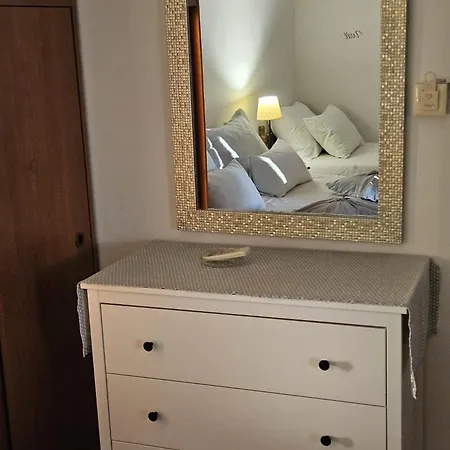 Gorana With Swimming Pool Apartman *