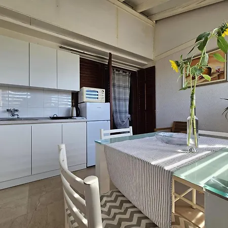 Gorana With Swimming Pool Apartman *